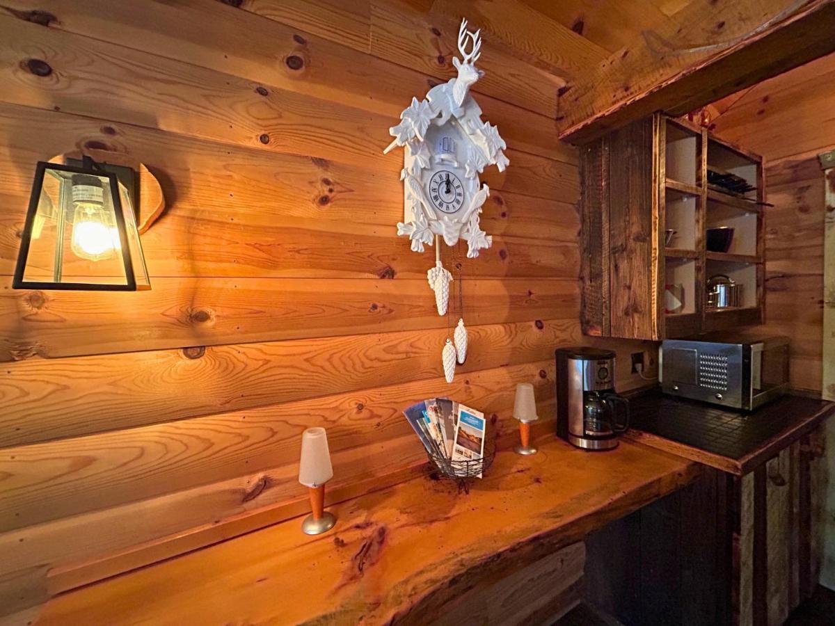 HUSKY - Chalets de Moh - Jacuzzi La Malbaie Buitenkant foto