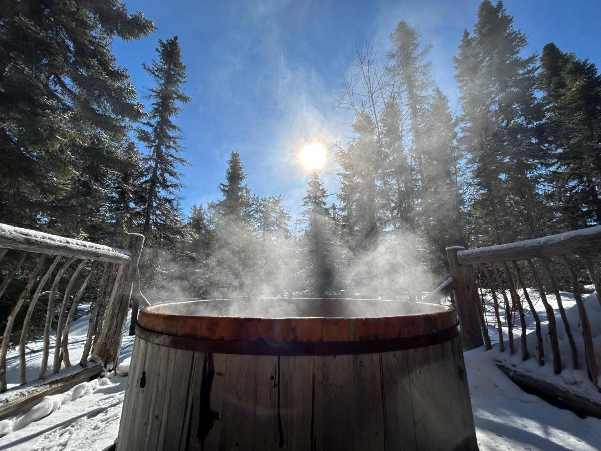 HUSKY - Chalets de Moh - Jacuzzi La Malbaie Buitenkant foto