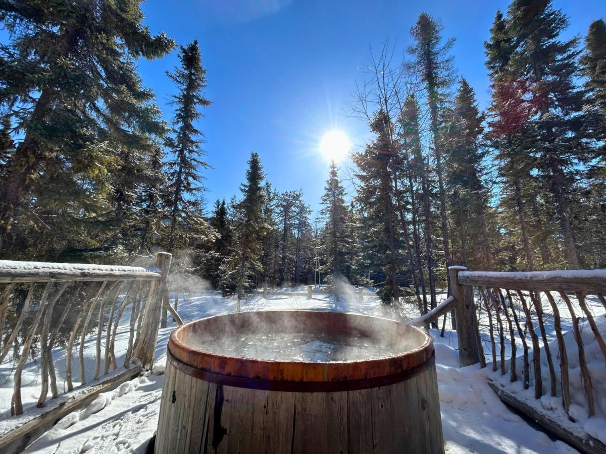 HUSKY - Chalets de Moh - Jacuzzi La Malbaie Buitenkant foto